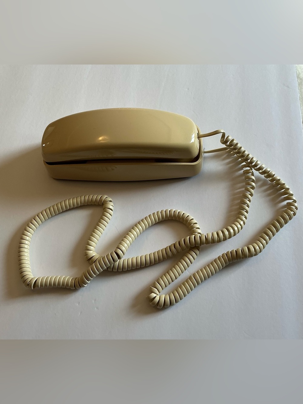 Vtg AT&T Trimline 210 Phone In Box With Cords 1993 Wall Desk Home Beige NIB